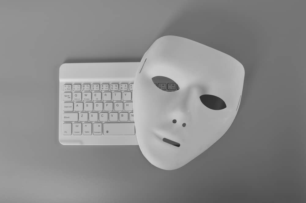 Laptop wireless keyboard and anonymous mask